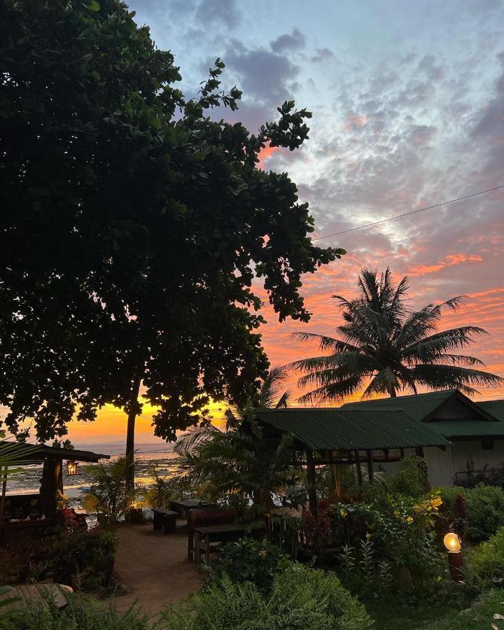 Beach House Kampung Genting Bagian luar foto