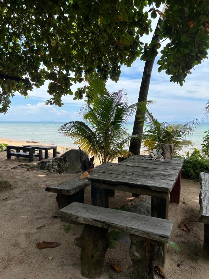 Beach House Kampung Genting Bagian luar foto