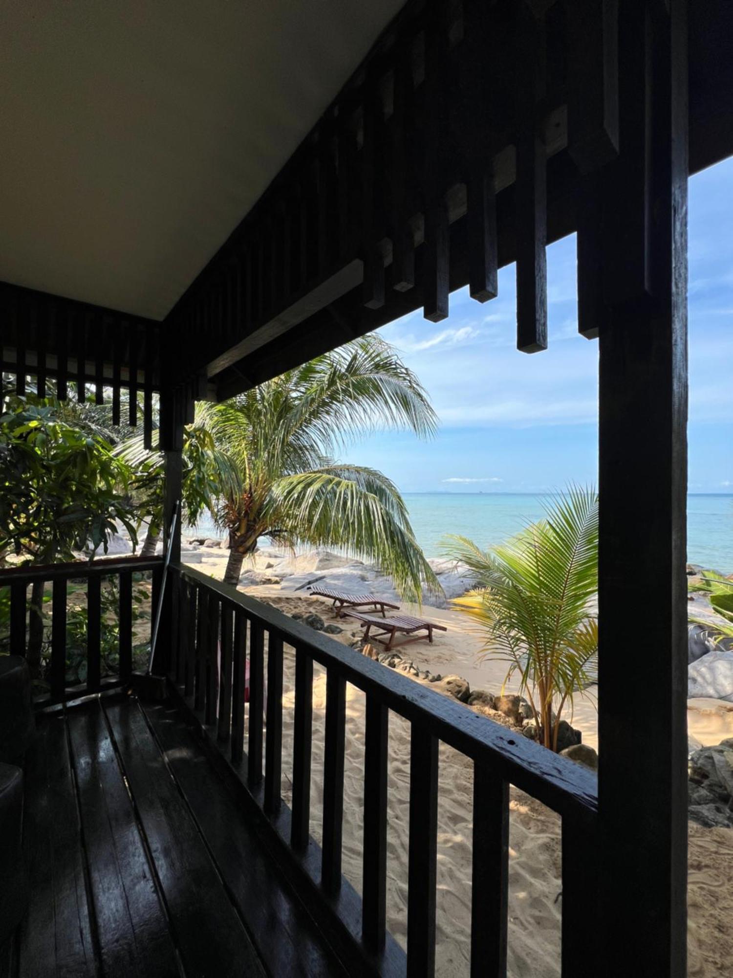 Beach House Kampung Genting Bagian luar foto