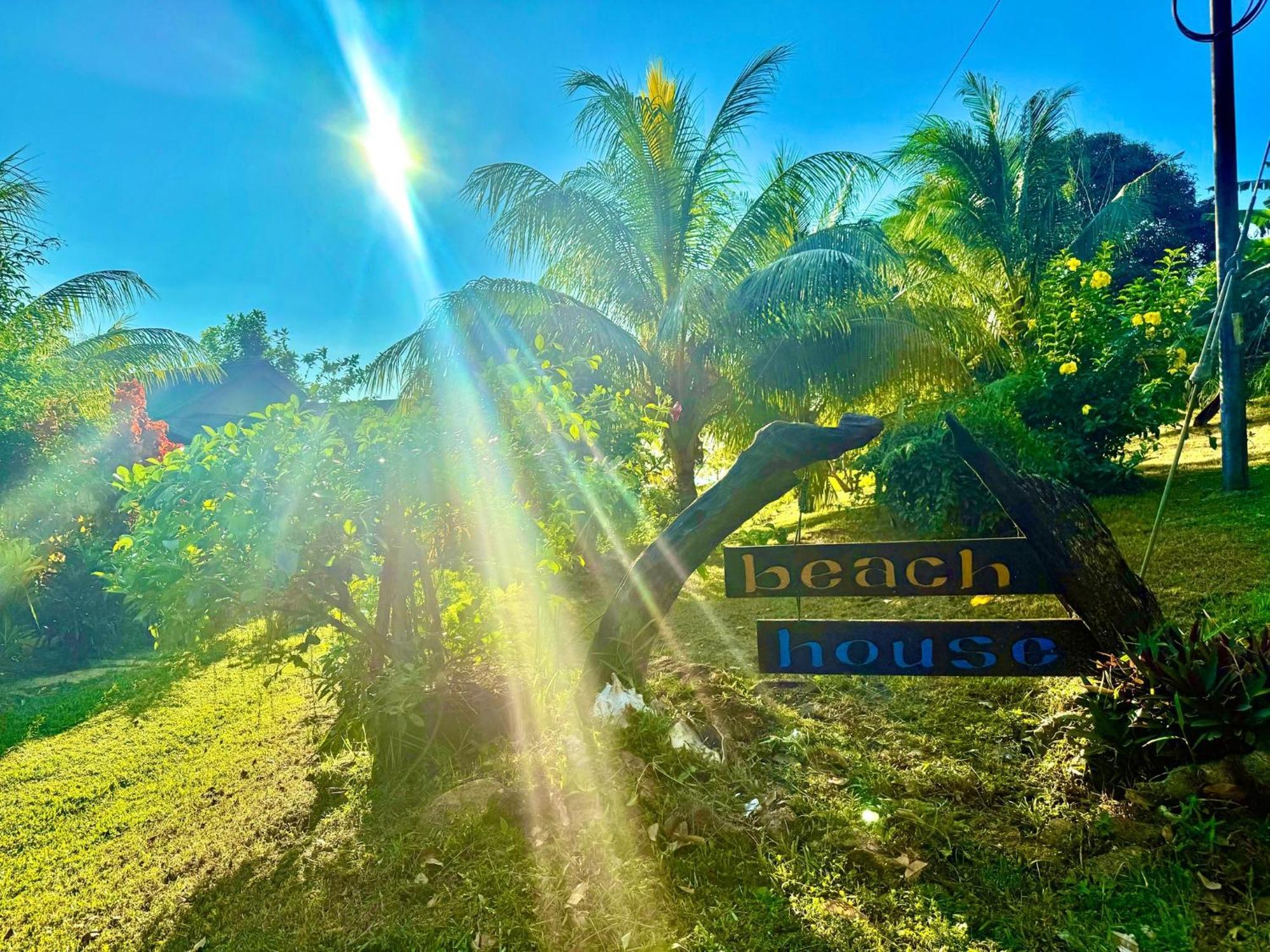 Beach House Kampung Genting Bagian luar foto