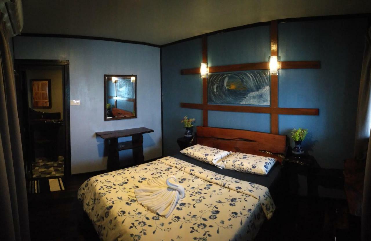 Beach House Kampung Genting Bagian luar foto