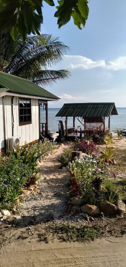 Beach House Kampung Genting Bagian luar foto